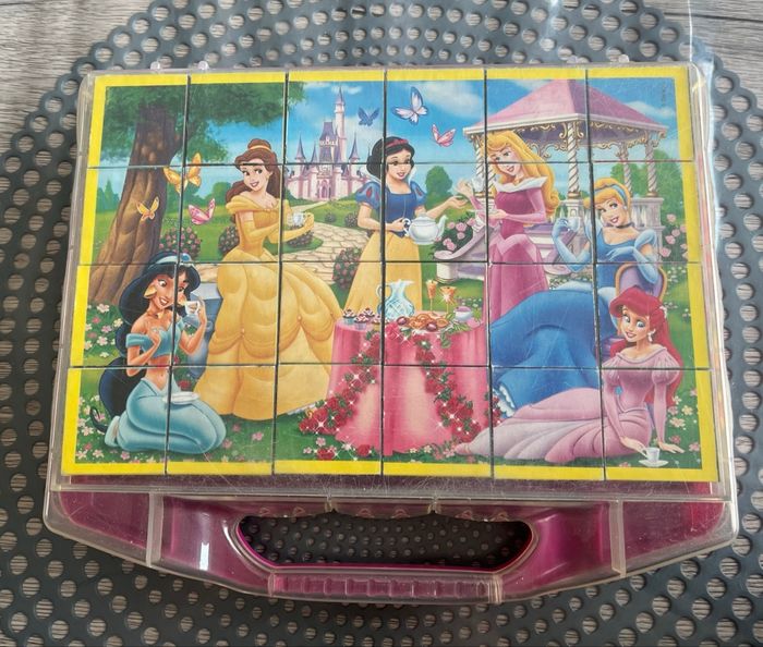 Puzzle cubique princesses