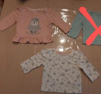 2 t-shirts manches longues neufs Primark 3-6 mois