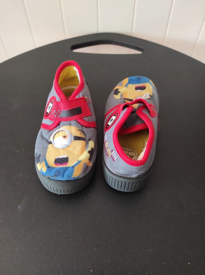 💛 Chaussons garçon – Pointure 27 – Les Minions – Bon état - photo numéro 3