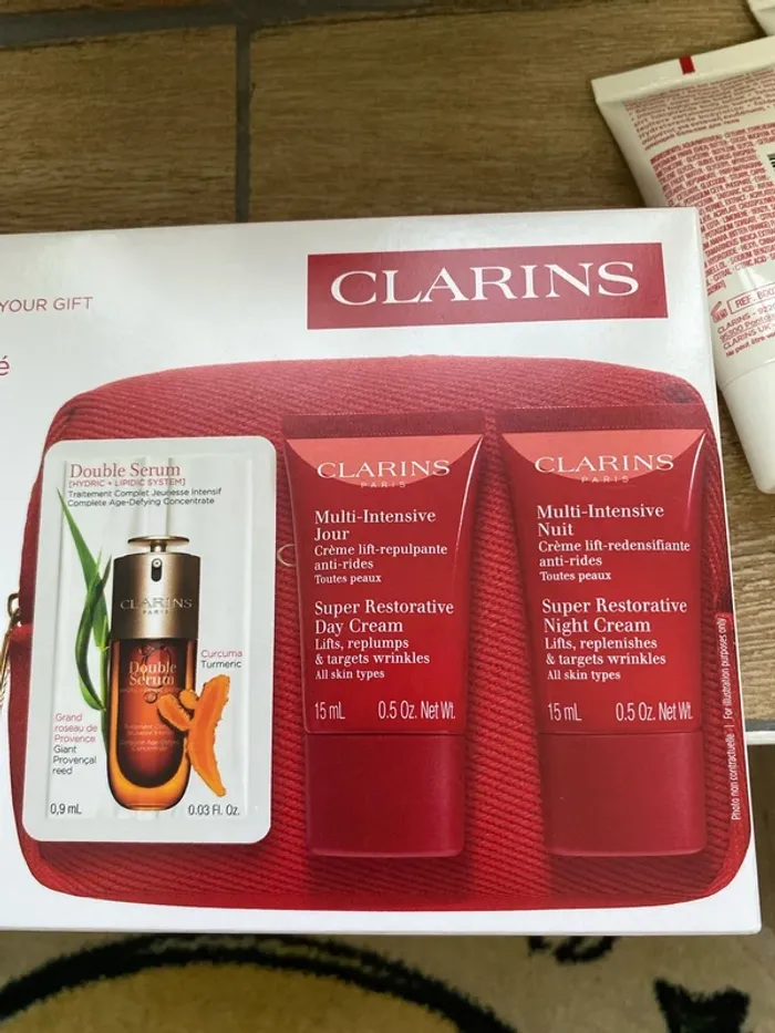 Coffret Cadeau Clarins – Soin Anti-Âge Complet - photo numéro 2