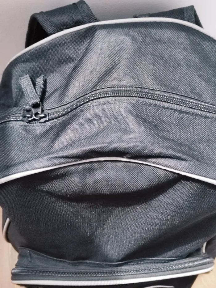 🗼 grand sac à dos Disneyland Paris 💋 - photo numéro 6