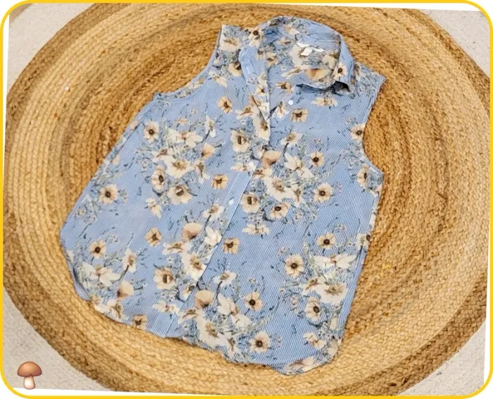 Chemisier sans manches fleuri H&M - Taille 38 - Bleu clair - Très bon état - photo numéro 2