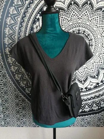 Tee-shirt gris foncé basique col v / camaïeu / (S)