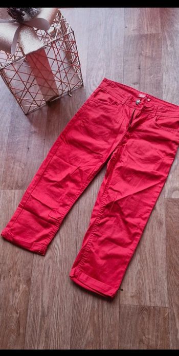 Pantacourt léger coloris rouge taille S TBE