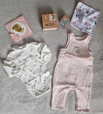 Ensemble body ML + Salopette rose pâte - 12M - Sergent Major (Neuve)