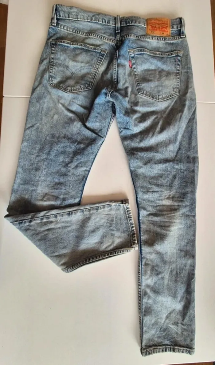 Jean Slim Taper 512 Bleu
33 (US) = 42 - 44 (FR) - L 32 - photo numéro 18