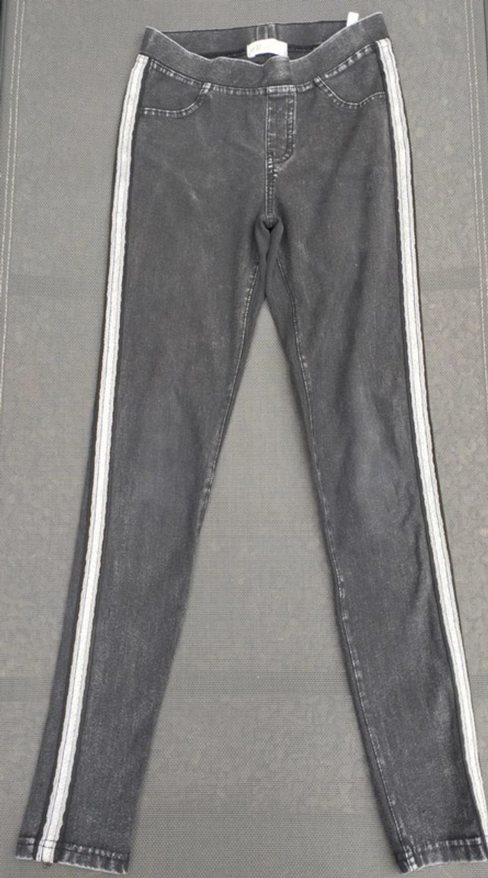 Beau pantalon noir et argenté
