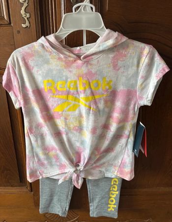 T-shirt et legging Reebok