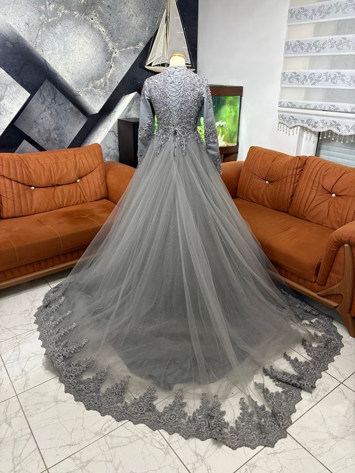 Robe de fiançailles gris - photo numéro 5