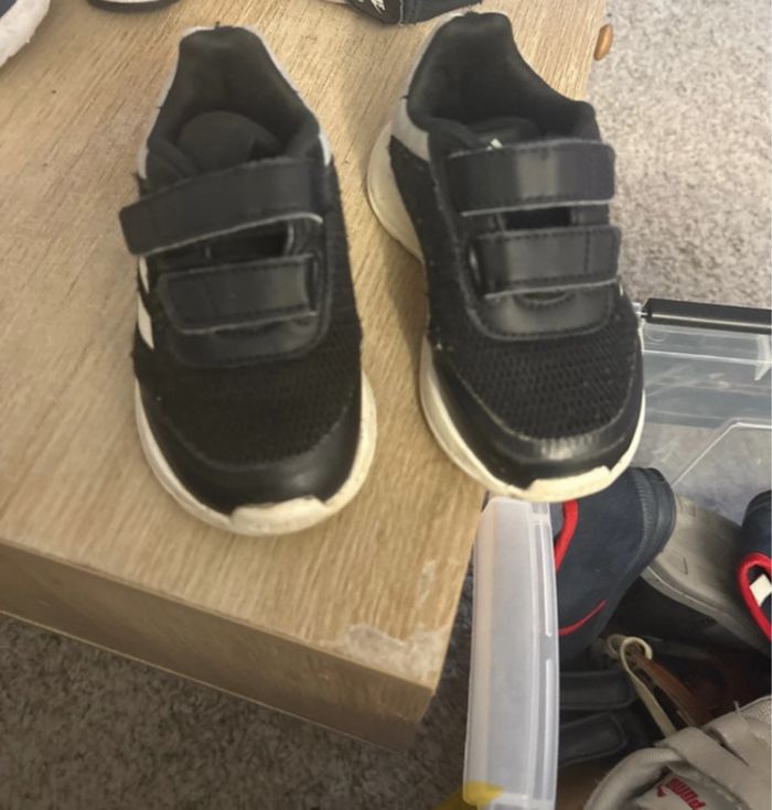 Basket adidas taille23 - photo numéro 2