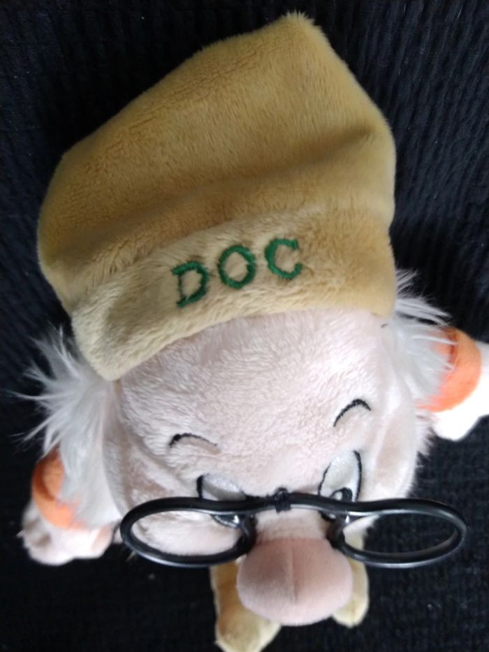 Peluche 7 nains Doc - photo numéro 8