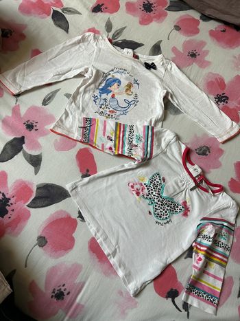 Lot 2 tee shirts sirene et papillon