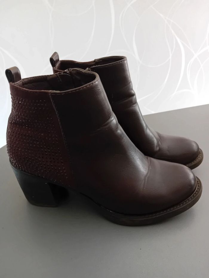 Bottine à talon avec strass marron T40
