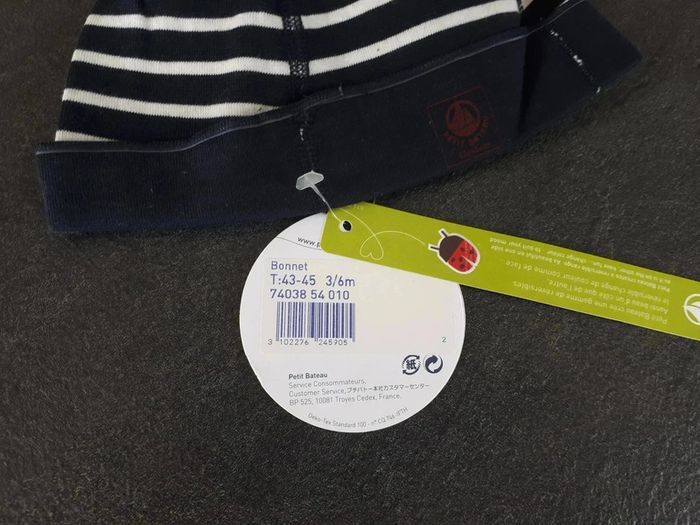 10 € Bonnet marin Petit Bateau100 % coton réversibleTaille 3/6 mois Neuf et étiqueté - photo numéro 3