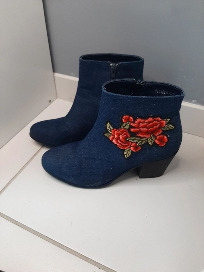 Bottines avec motif jean et fleurs brodées Refresh taille 9 - photo numéro 2