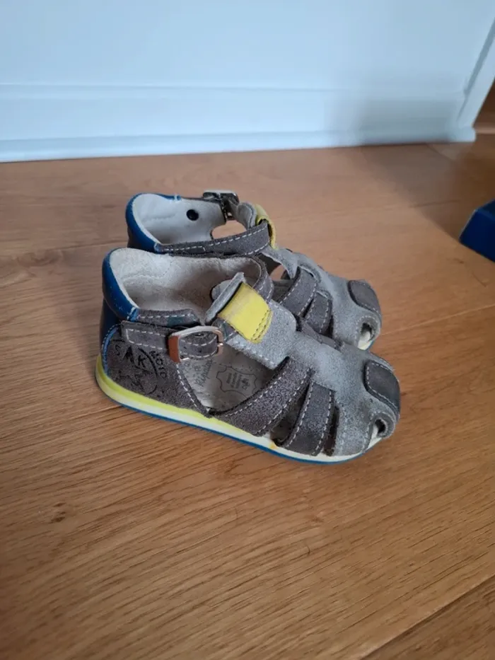Chaussures sandales bébé en cuir - 21 - très bon état - photo numéro 5