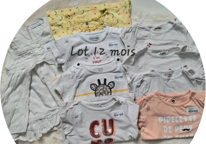 Lot de 9 t-shirts taille 12 mois