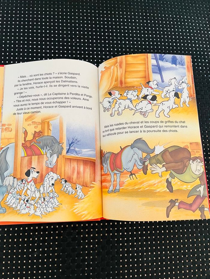 Livre Disney Les 101 dalmatiens - photo numéro 2