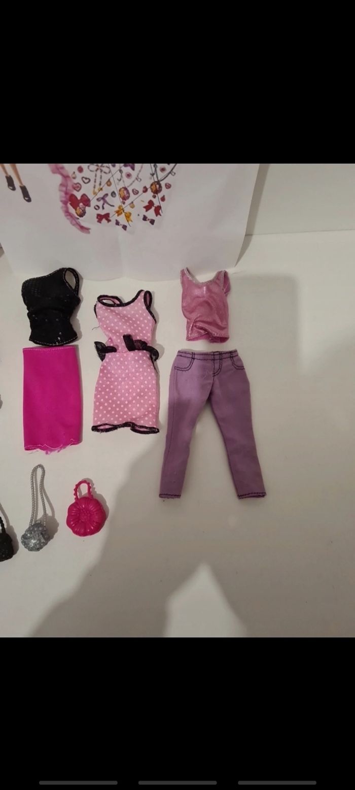 Barbie avec accessoires - photo numéro 4