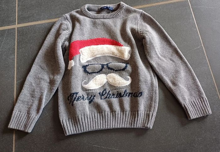 Pull Noël taille 5 ans. Kiabi