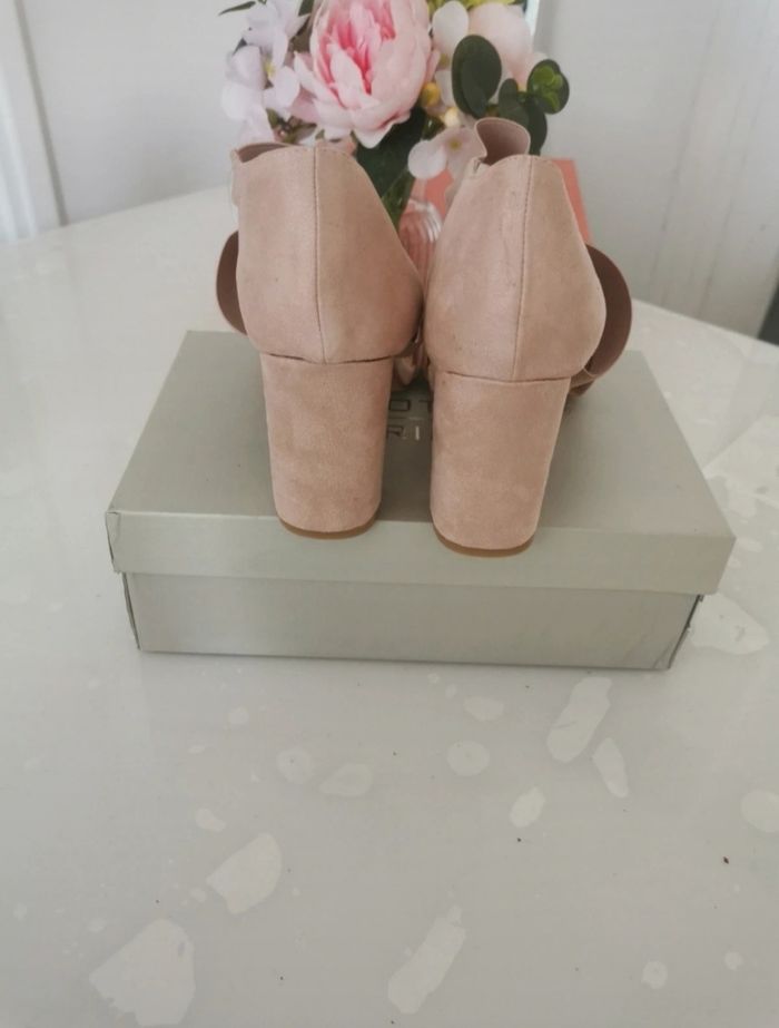 🤎🤍Jolie Paires De Sandales La Bottine Souriante 🤎🤍 - photo numéro 3