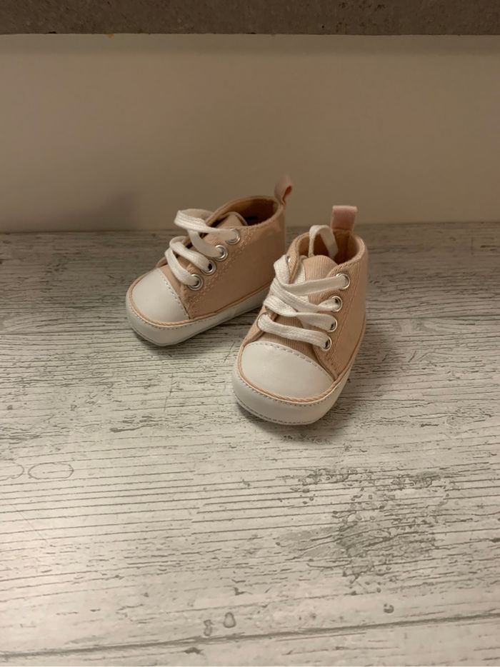 Converse rose