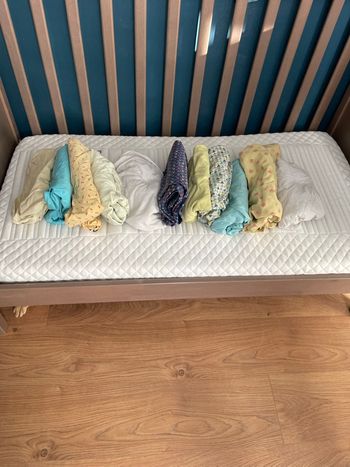 Lot draps housses lit bébé