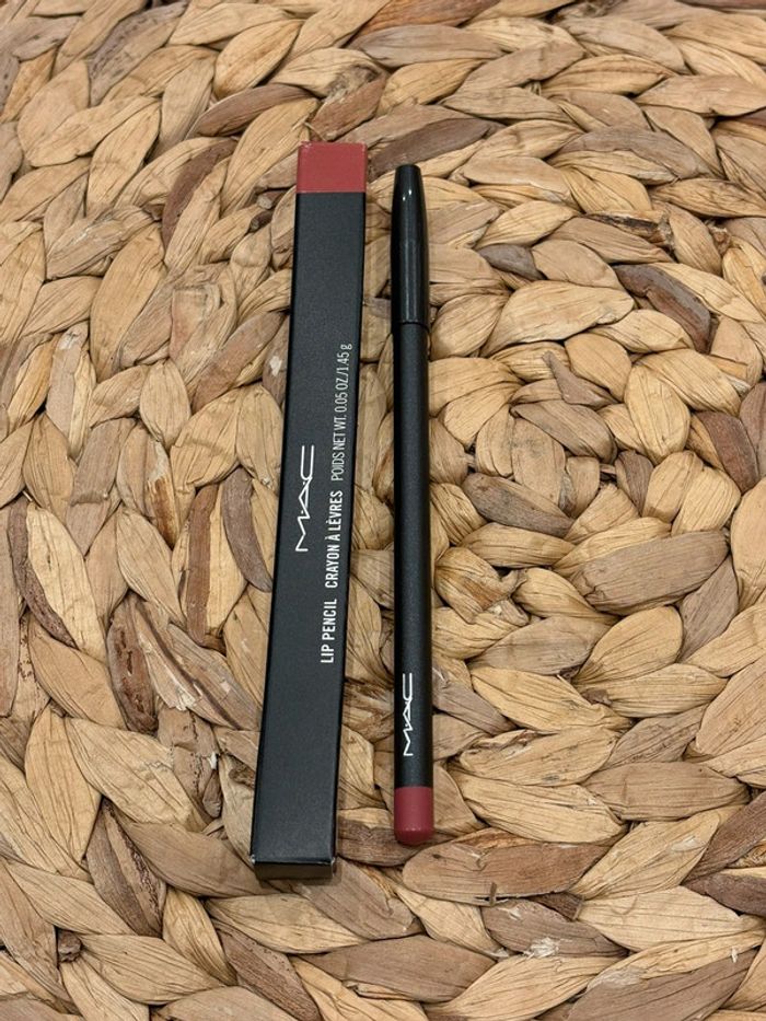 Crayon à lèvres MAC neuf