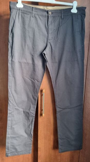 Pantalon chino gris taille 48