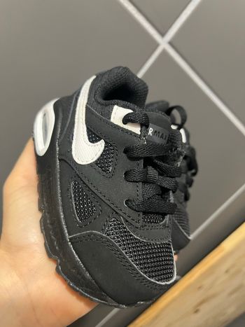 Air Max enfants taille 21 neuve 