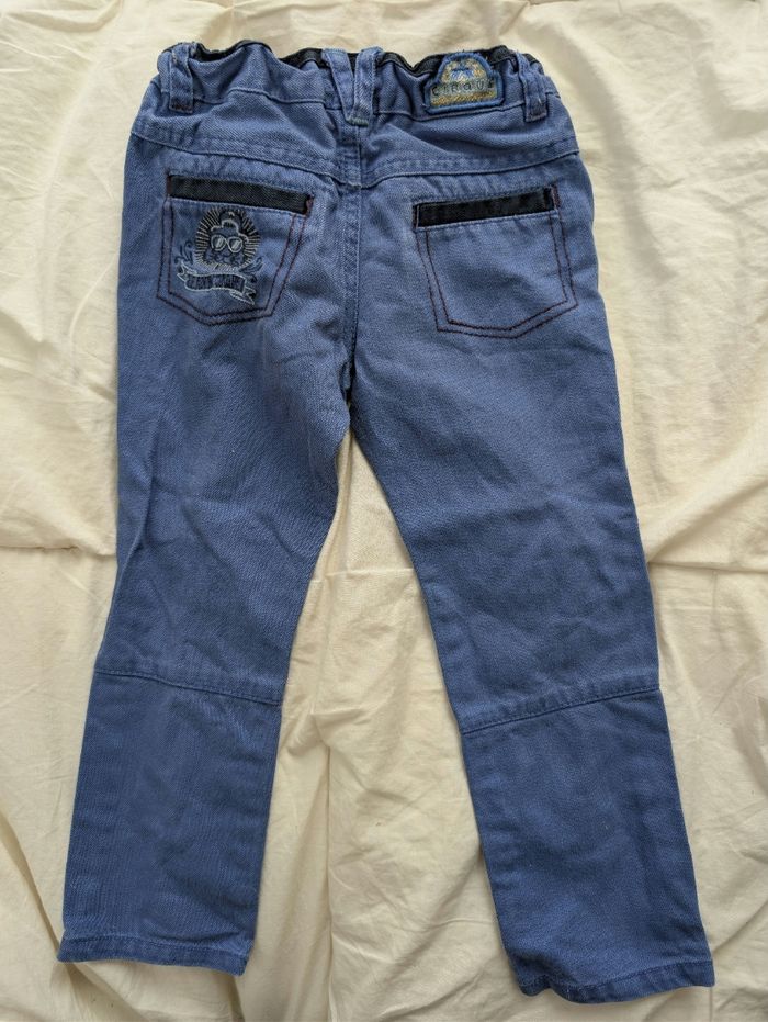 Jean bleu - photo numéro 2