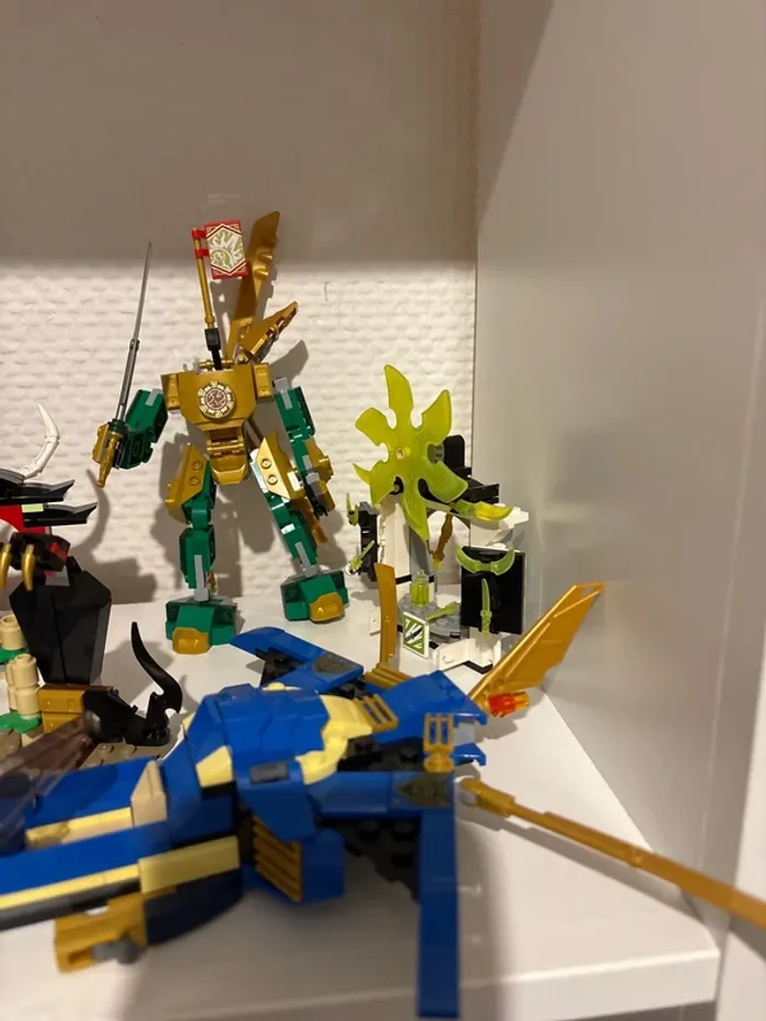 Attention ne pas acheter l annonce. Authentiques legos montés - photo numéro 9