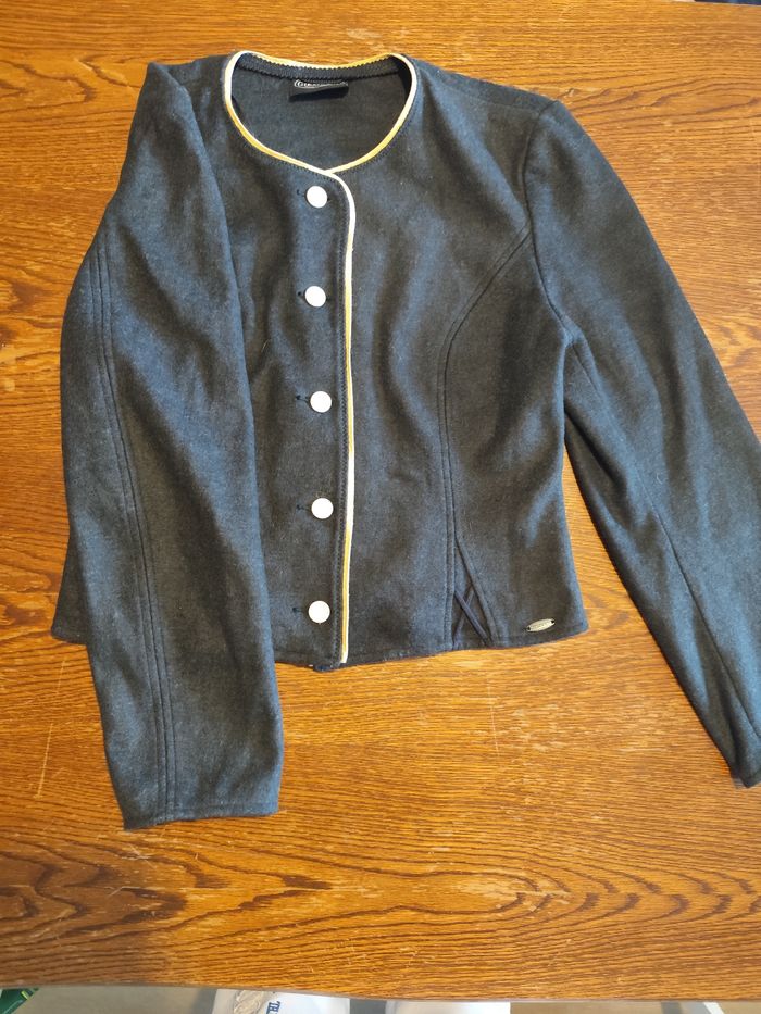 Veste Giesswein en laine - style autrichien - très bon état