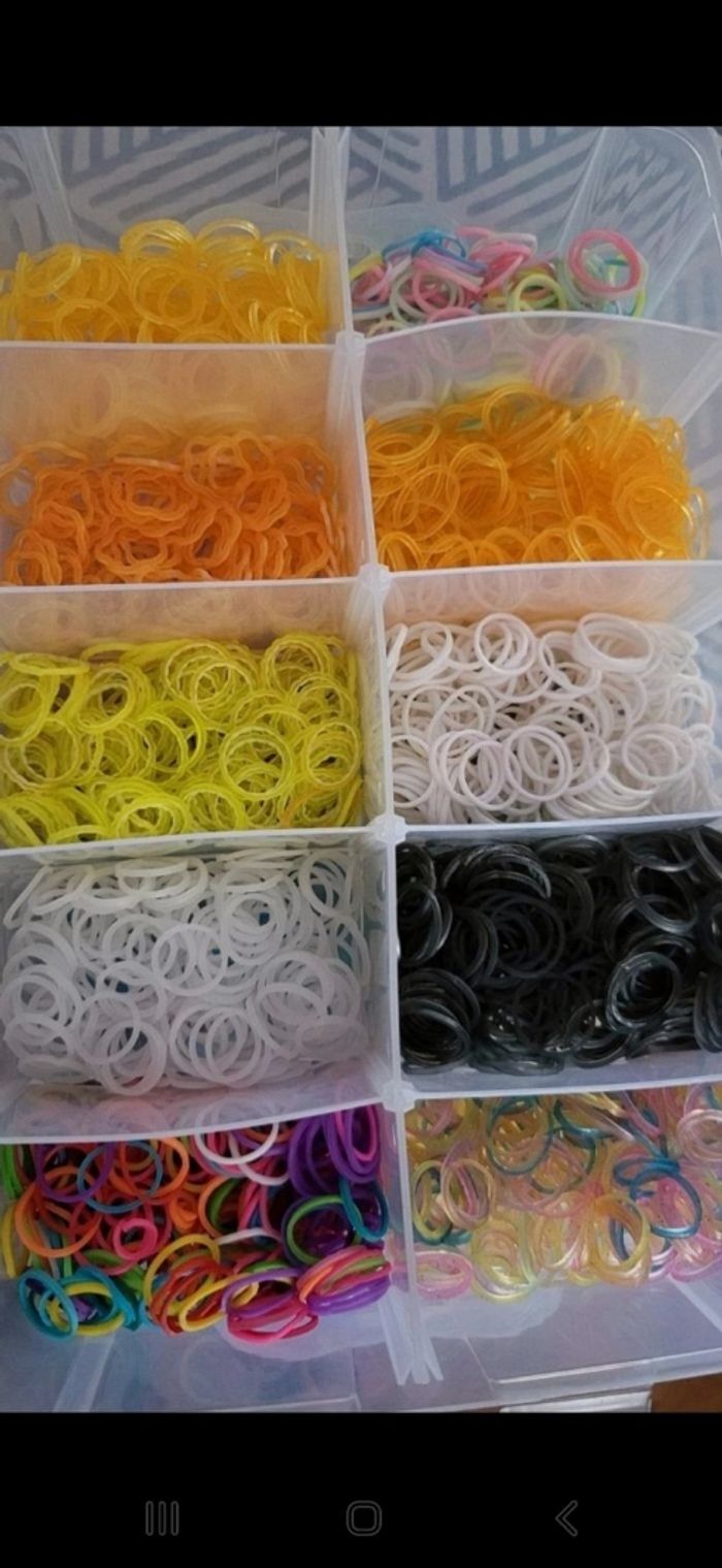 Très grand nombre d'élastiques à bracelets - photo numéro 3