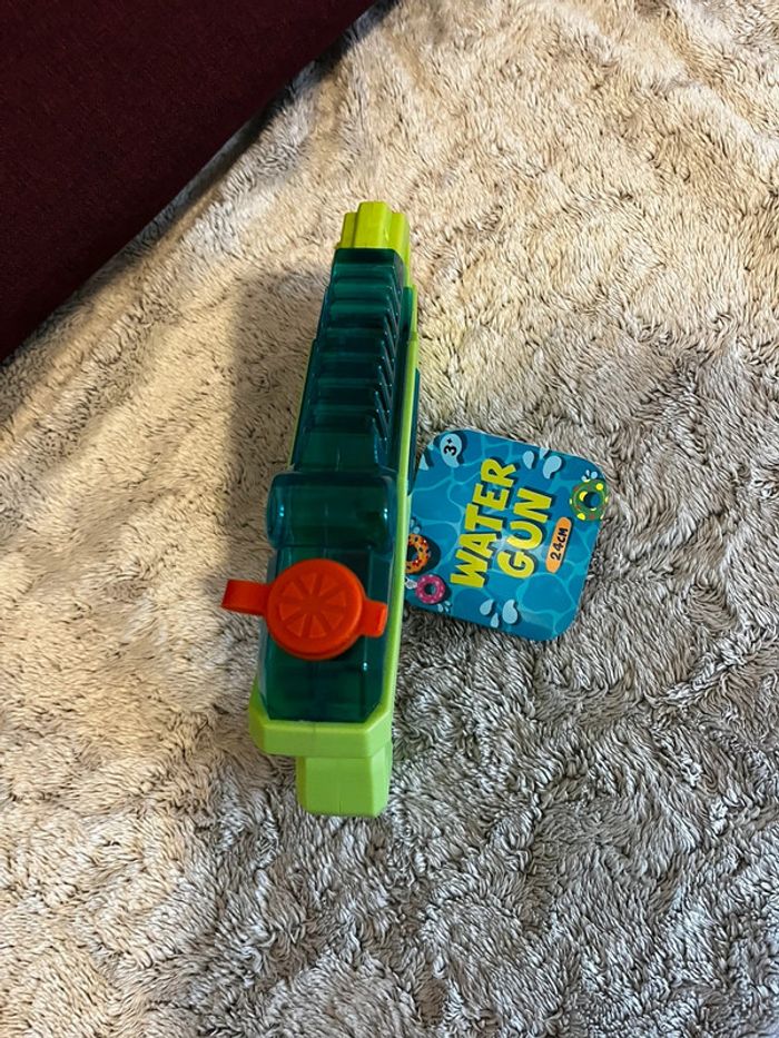 Pistolet à eau neuf - photo numéro 2