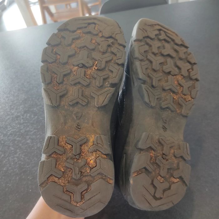 Chaussures de randonnée pointure 33 - photo numéro 3