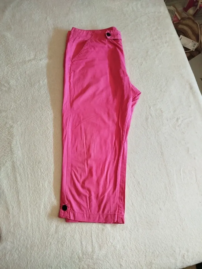 Pantacourt femme fuchsia Kiabi taille 42