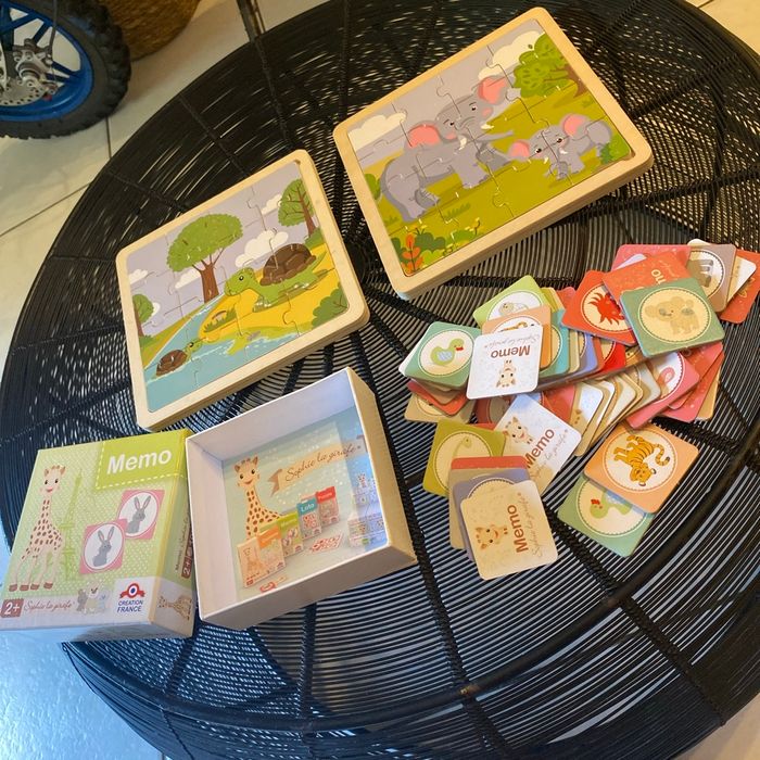 Lot de jouets bois et Sophie la girafe