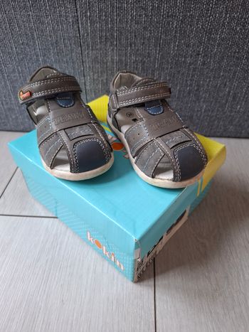 Chaussure été garçons taille 20