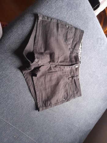 Short noir 16 ans / 32