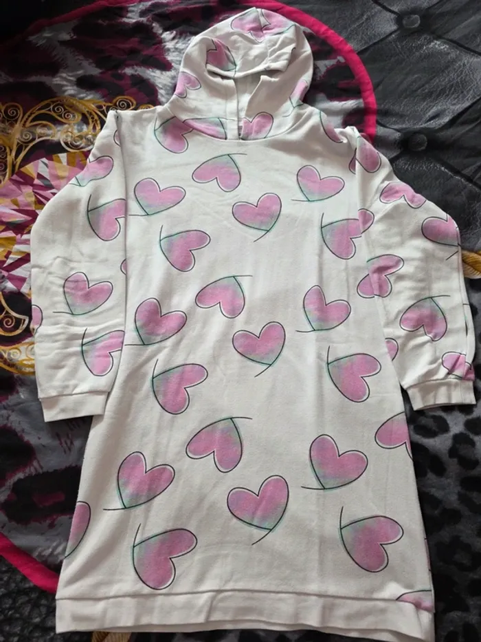 Robe à capuche