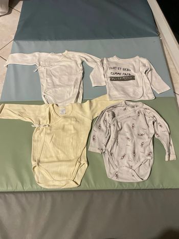 Lot de bodies 6 mois