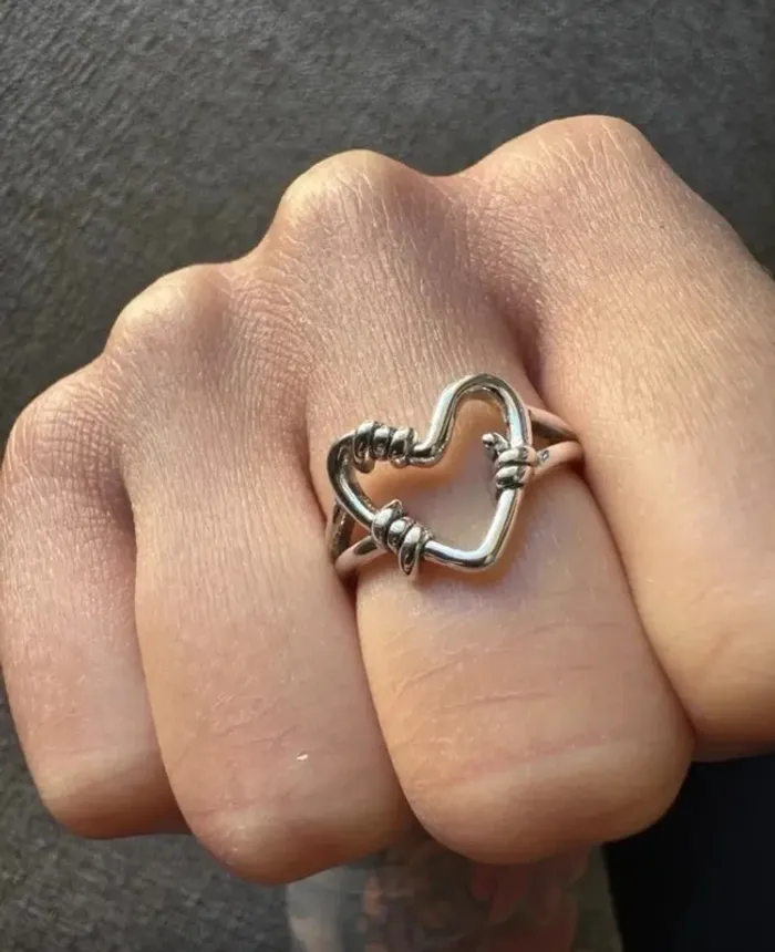 Bague argent 925, coeur couleur argentée,  réglable Pour des doigts allant du 52 au 56 - photo numéro 4