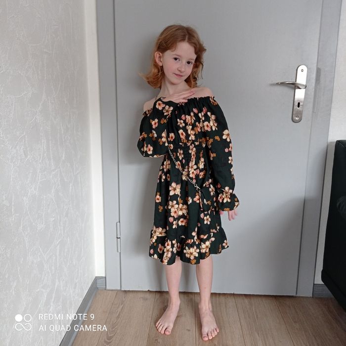 Robe vert foncé à fleurs 8ans - photo numéro 2