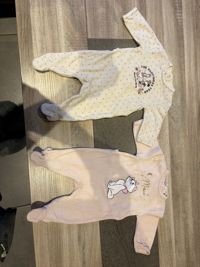 Lot 2 pyjamas Disney