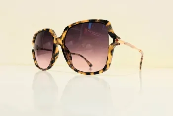 Lunette de soleil femme marron léopard verres dégradés uvprotection catégorie 2