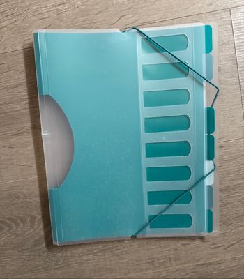 Farde trieur à plusieurs compartiments