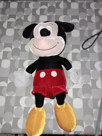 Peluche Mickey de chez Disneyland Paris