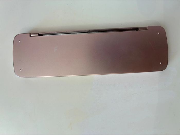 Petite palette 1,000,000, 8 fards, Makeup Revolution London. - photo numéro 5