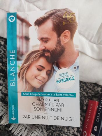 #kytieaccessoirelivre. Livre de poche roman